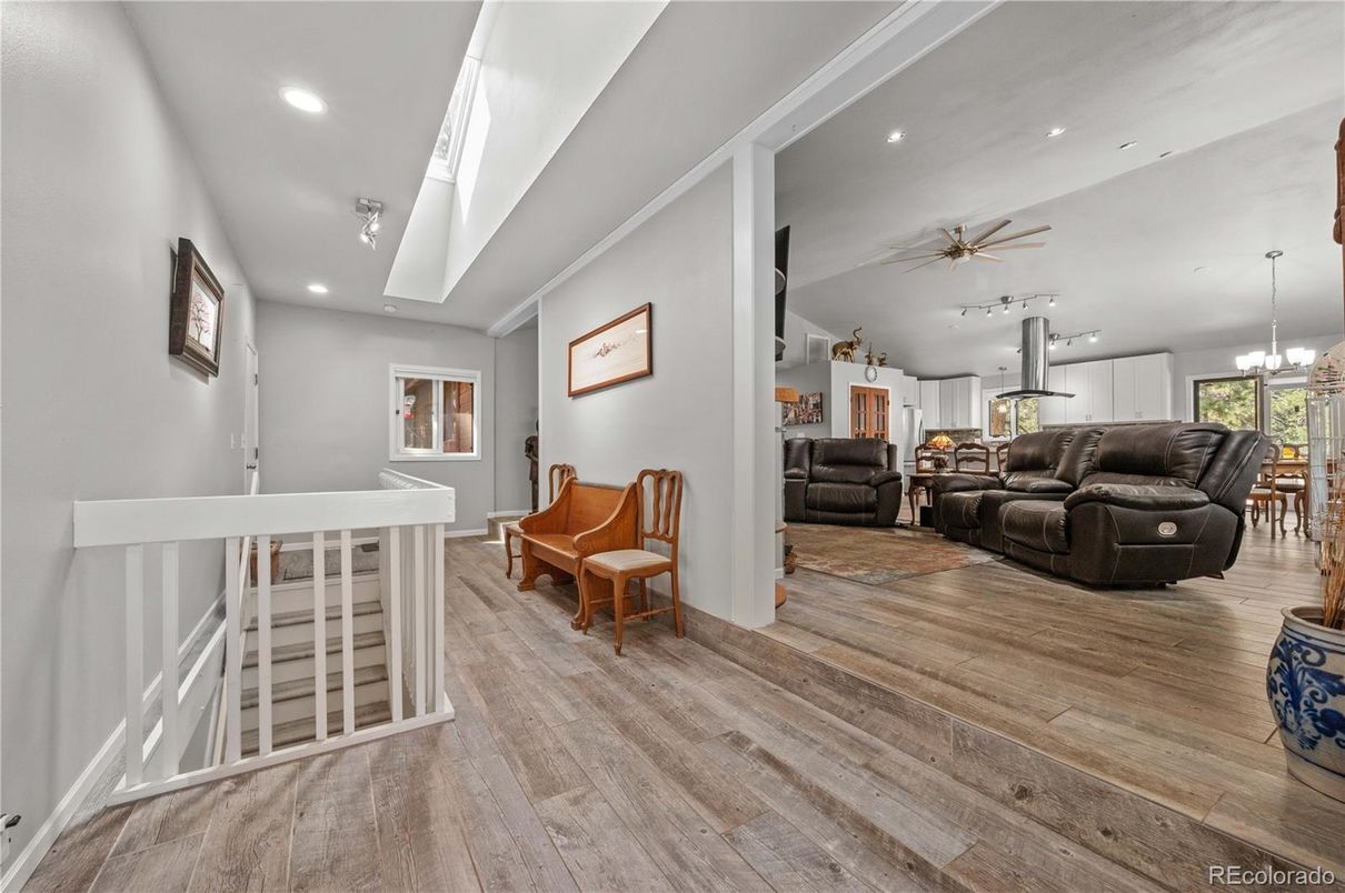 Interior, Living room, Pendant Lights, Recessed Lighting, Wood Texture Flooring
