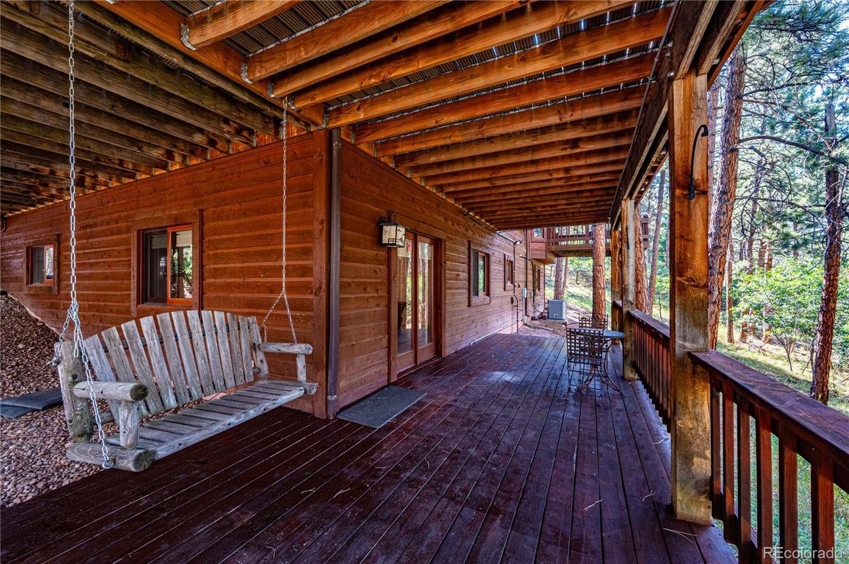 Exterior, Wooden Beams