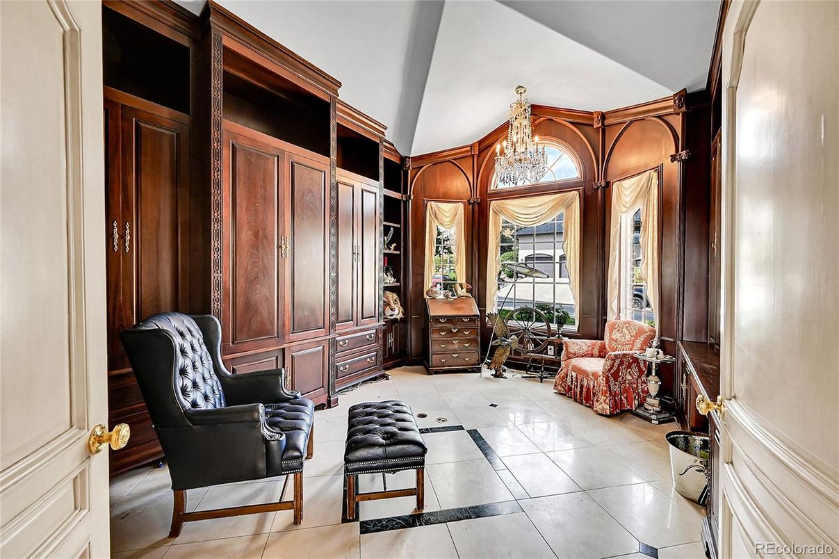 Chandelier, Interior