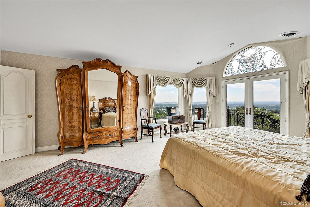 Bedroom, Interior, Water