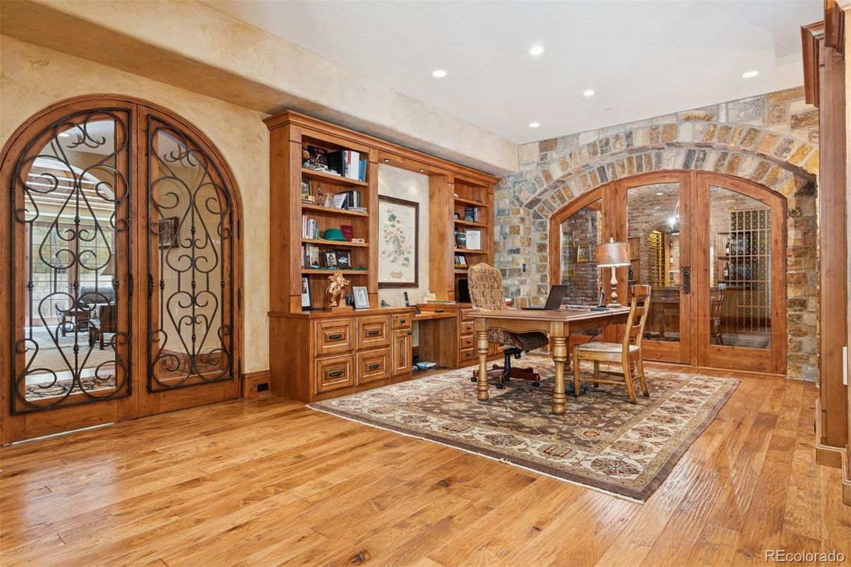 Home Office, Interior, Recessed Lighting, Wood Texture Flooring