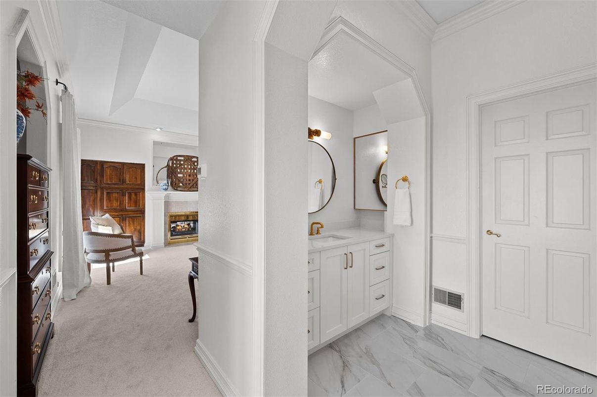 Bathroom, Dual Sink Vanities, Interior, Marble, Recessed Lighting