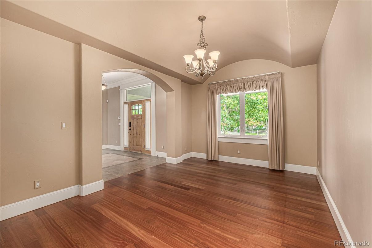 Chandelier, Empty room, Interior, Wood Texture Flooring