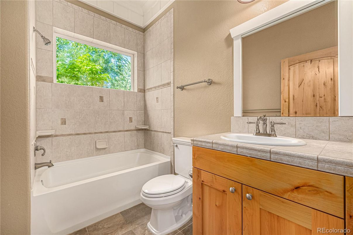 Bathroom, Interior, Tile Countertops