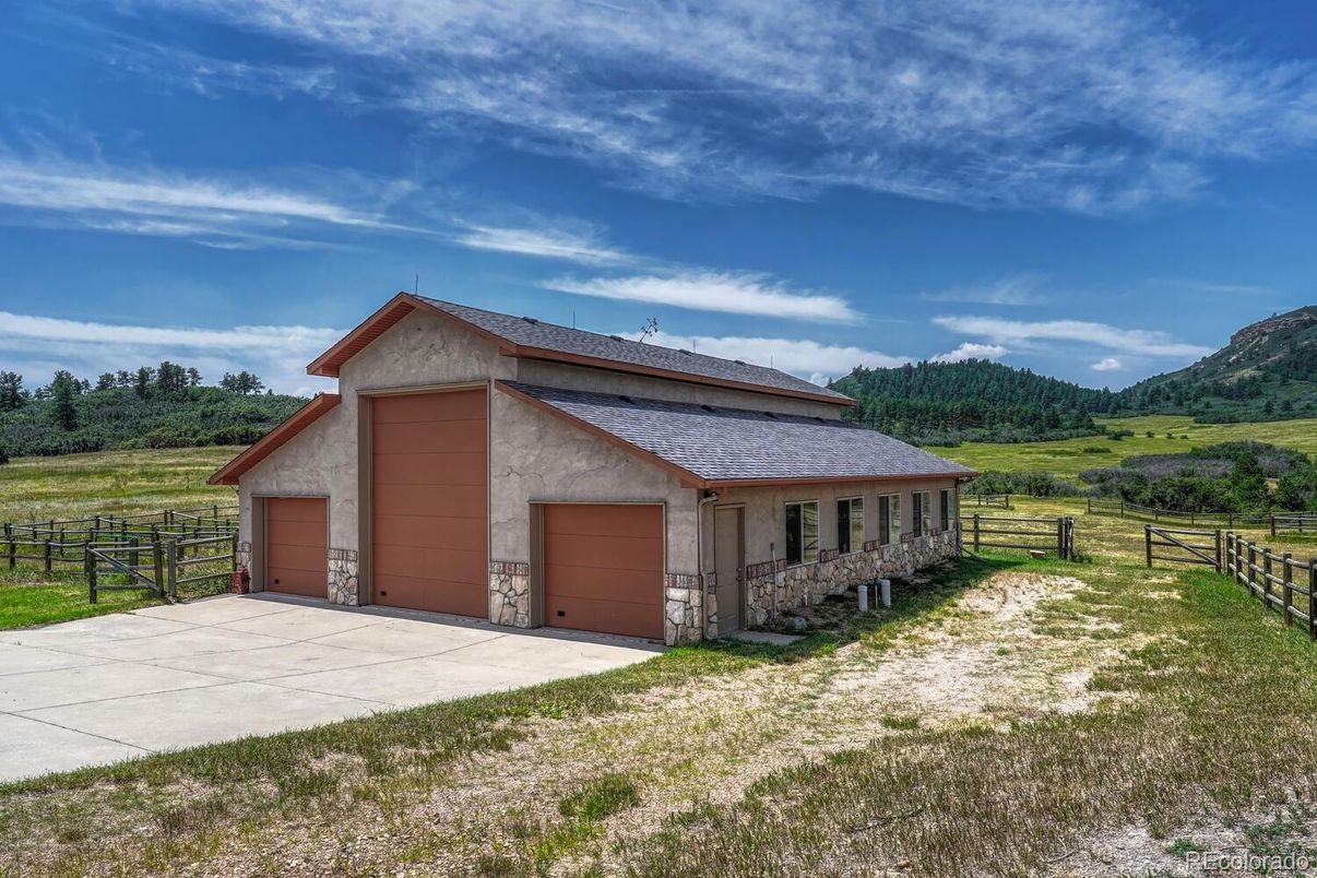 Backyard, Detached Garage, Exterior, Solar Panels