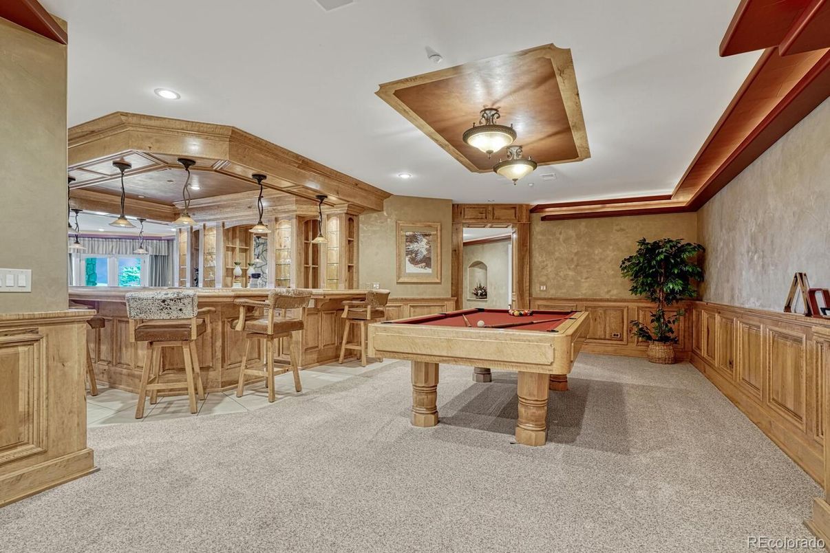 Billiard Table, Game Room, Interior, Recessed Lighting