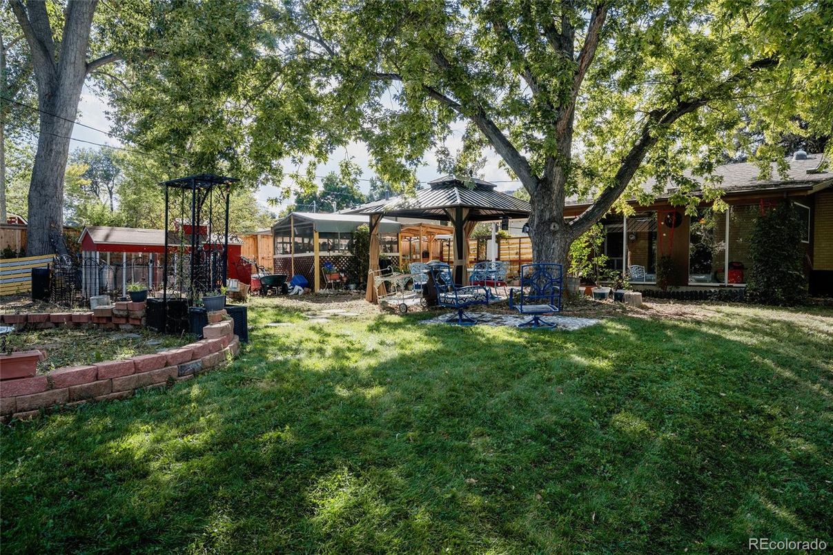 Backyard, Exterior, Playground