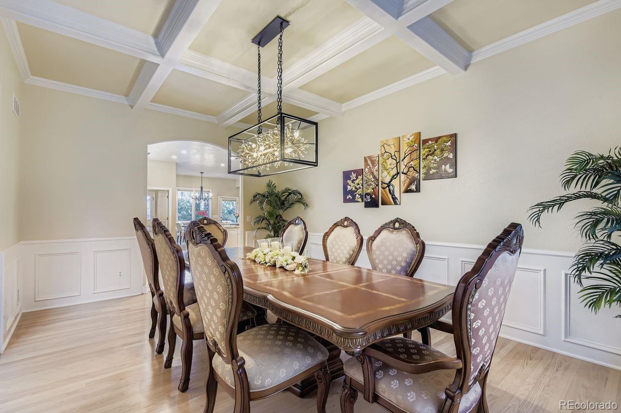 Chandelier, Dining room, Interior, Pendant Lights, Recessed Lighting, Wood Texture Flooring