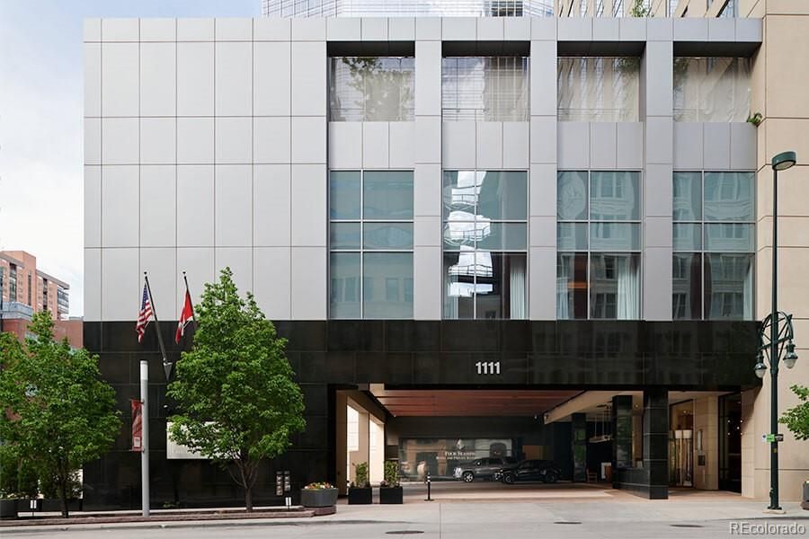 Exterior, Facade, Highrise