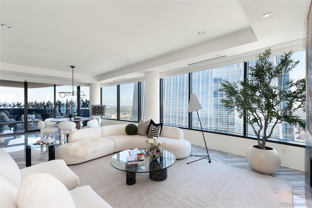Dining room, Interior, Living room, Pendant Lights, Recessed Lighting