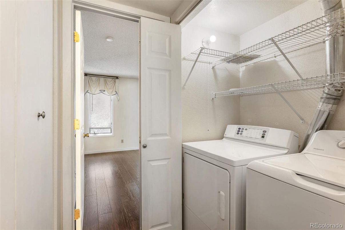 Interior, Utility Closets, Washer, Wood Texture Flooring