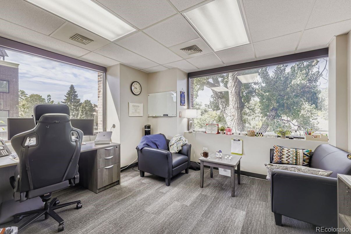 Home Office, Interior