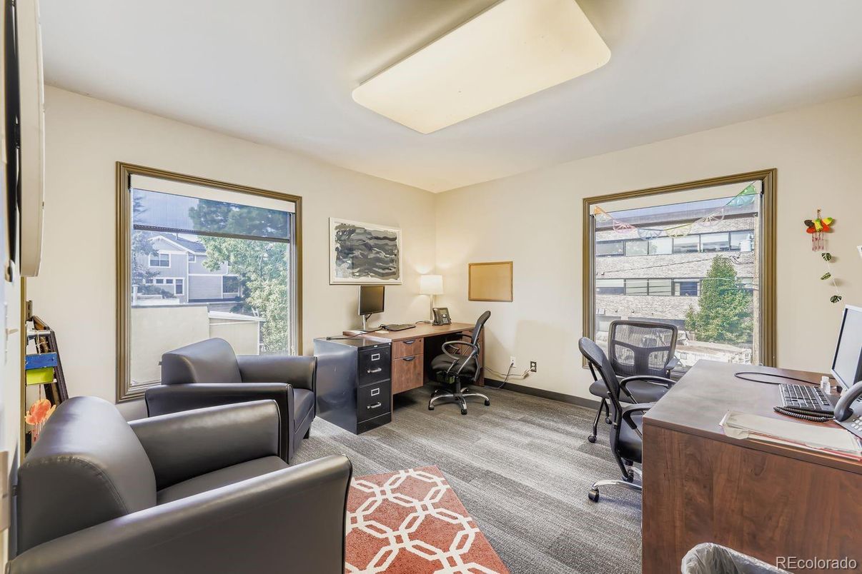 Home Office, Interior