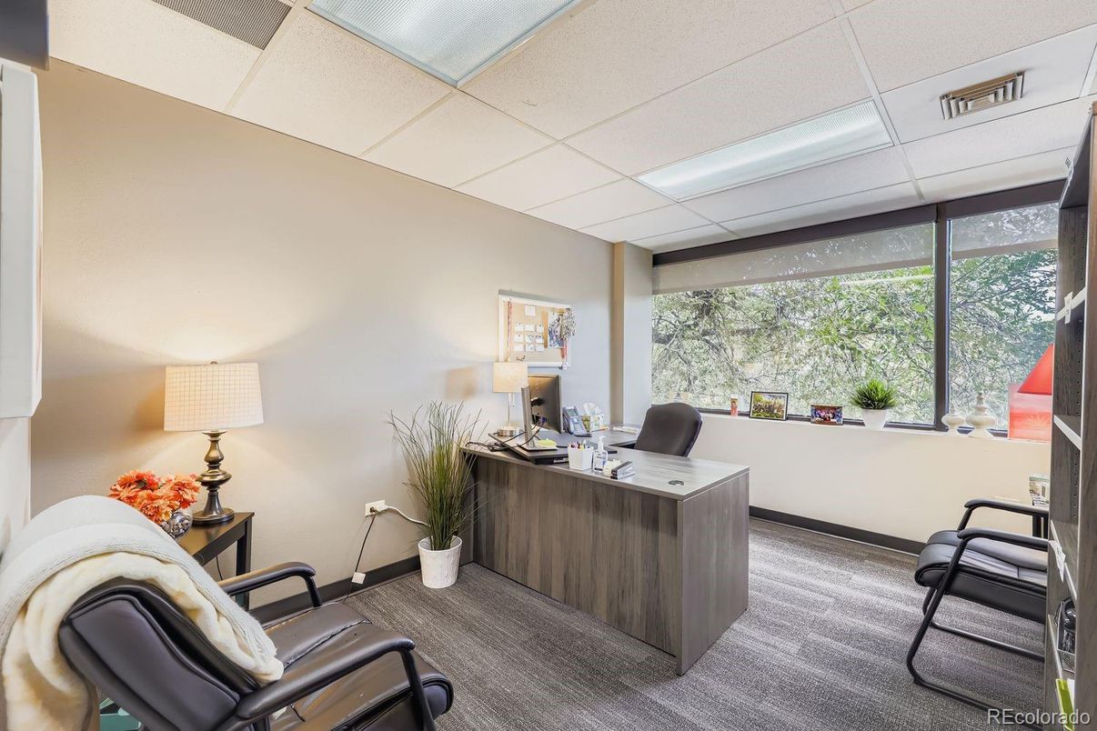 Home Office, Interior