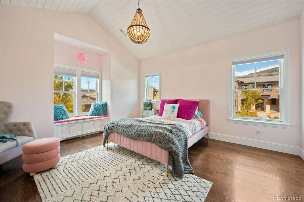 Bedroom, Interior, Pendant Lights, Wood Texture Flooring