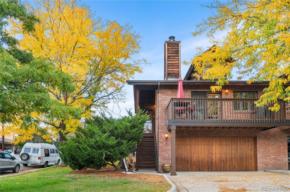 Attached, Exterior, Facade, Brick Facade, None