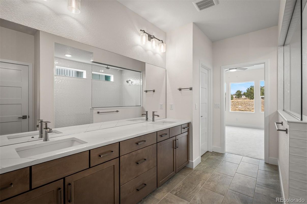Bathroom, Dual Sink Vanities, Interior