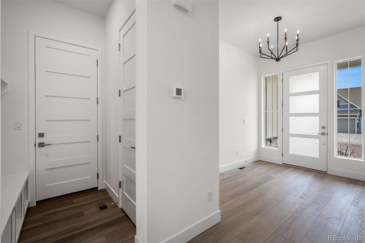Empty room, Interior, Pendant Lights, Wood Texture Flooring