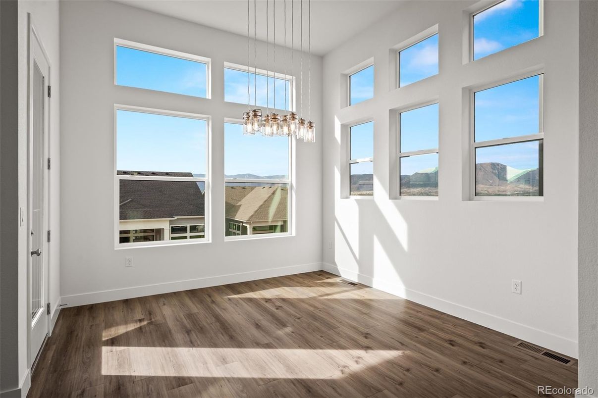 Empty room, Interior, Pendant Lights, Wood Texture Flooring