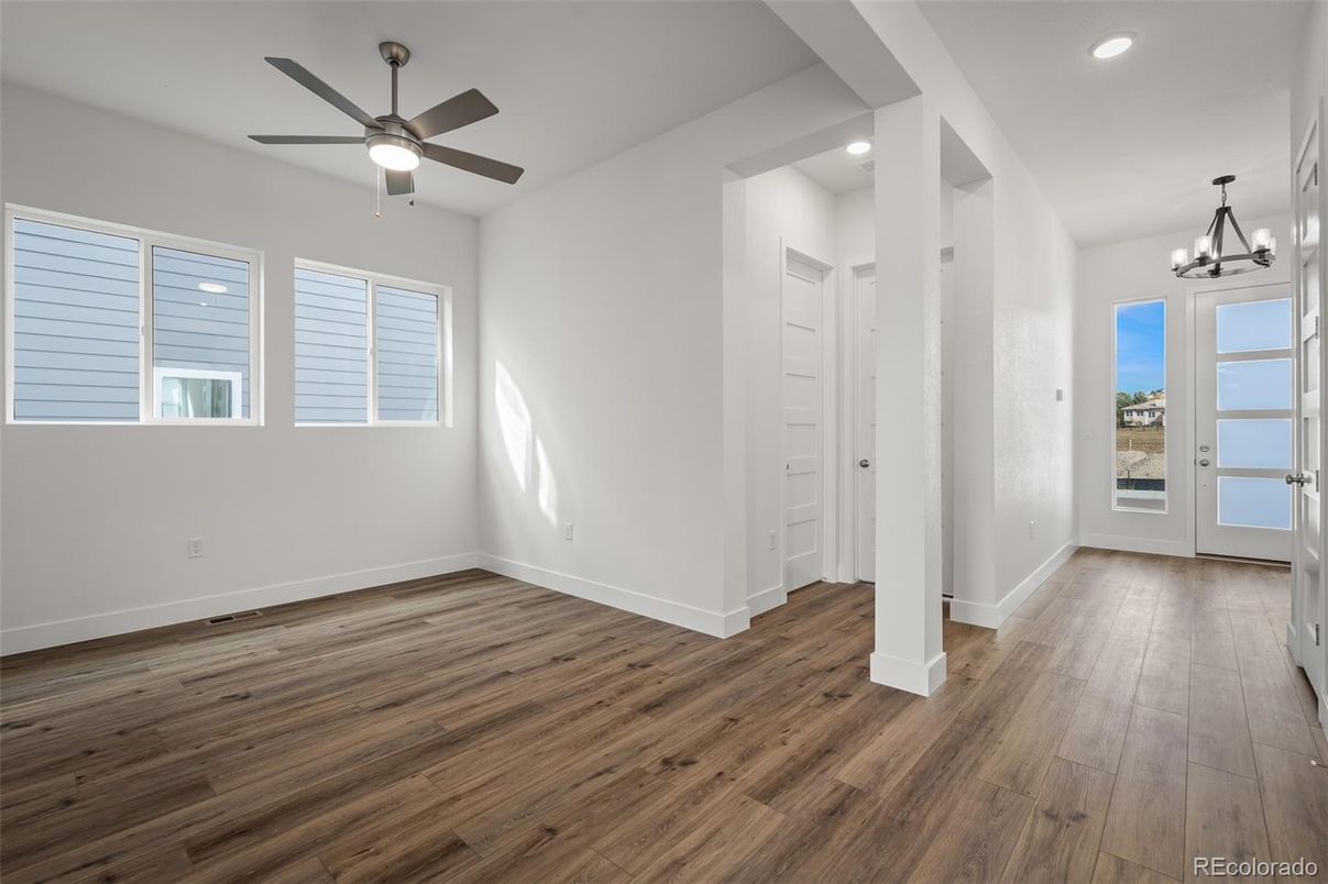 Empty room, Interior, Recessed Lighting, Wood Texture Flooring