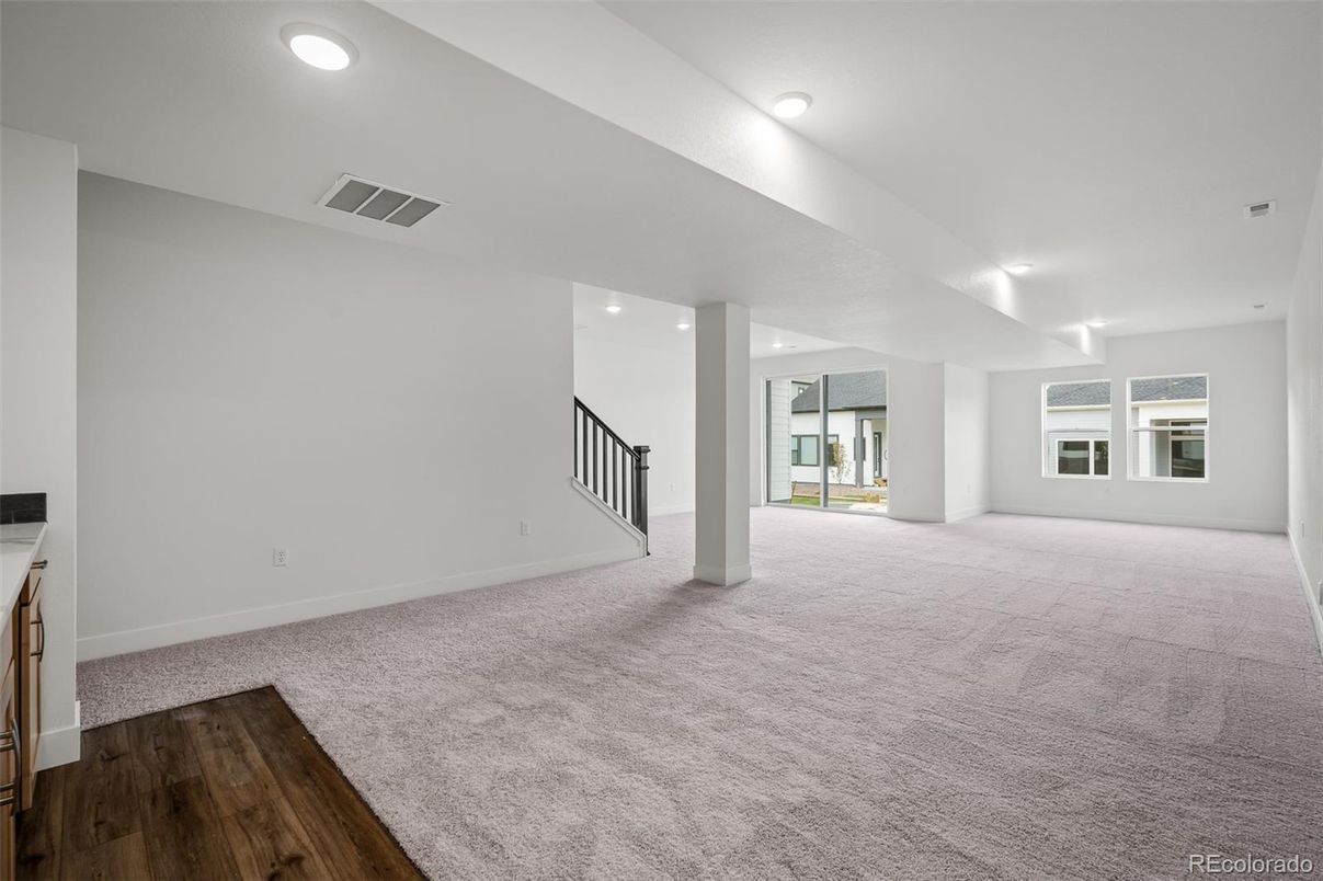 Empty room, Interior, Recessed Lighting, Wood Texture Flooring