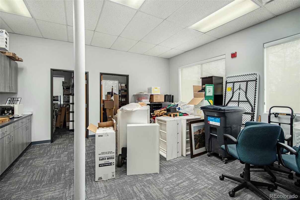 Home Office, Interior