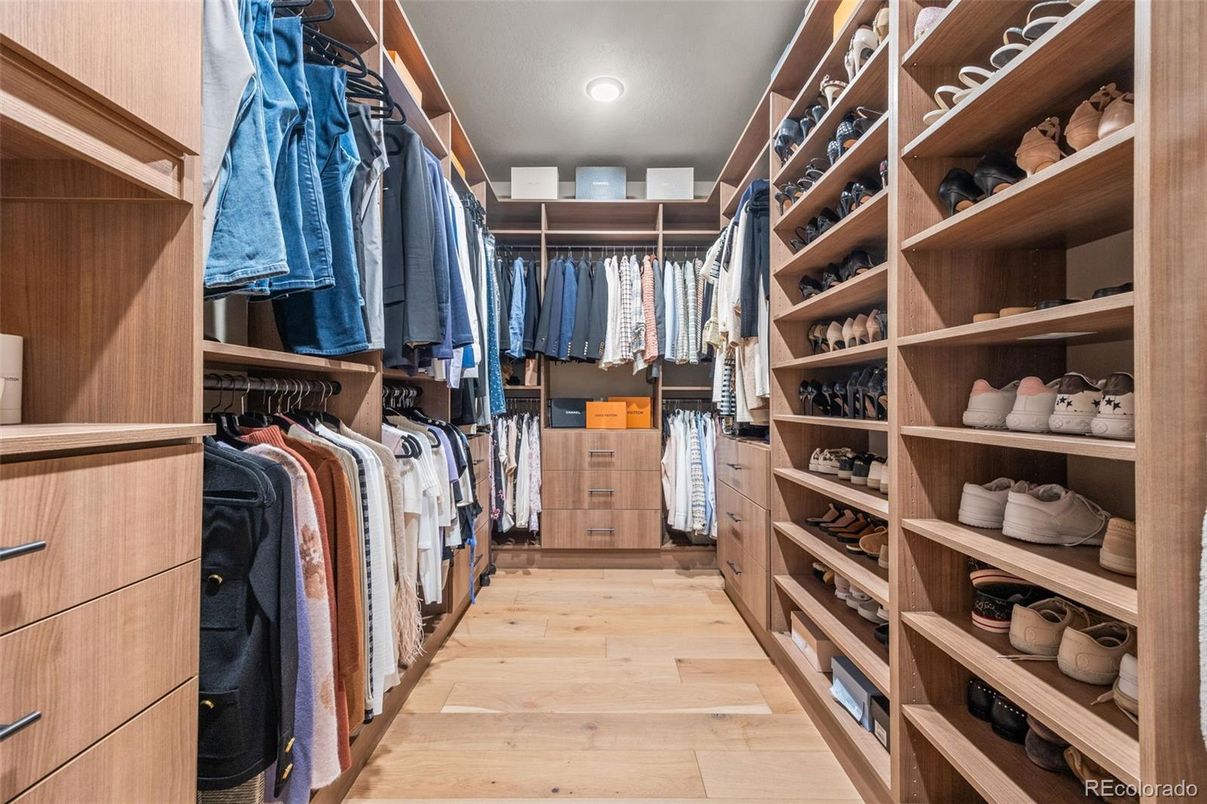 Interior, Recessed Lighting, Walk-in Closets, Wood Texture Flooring