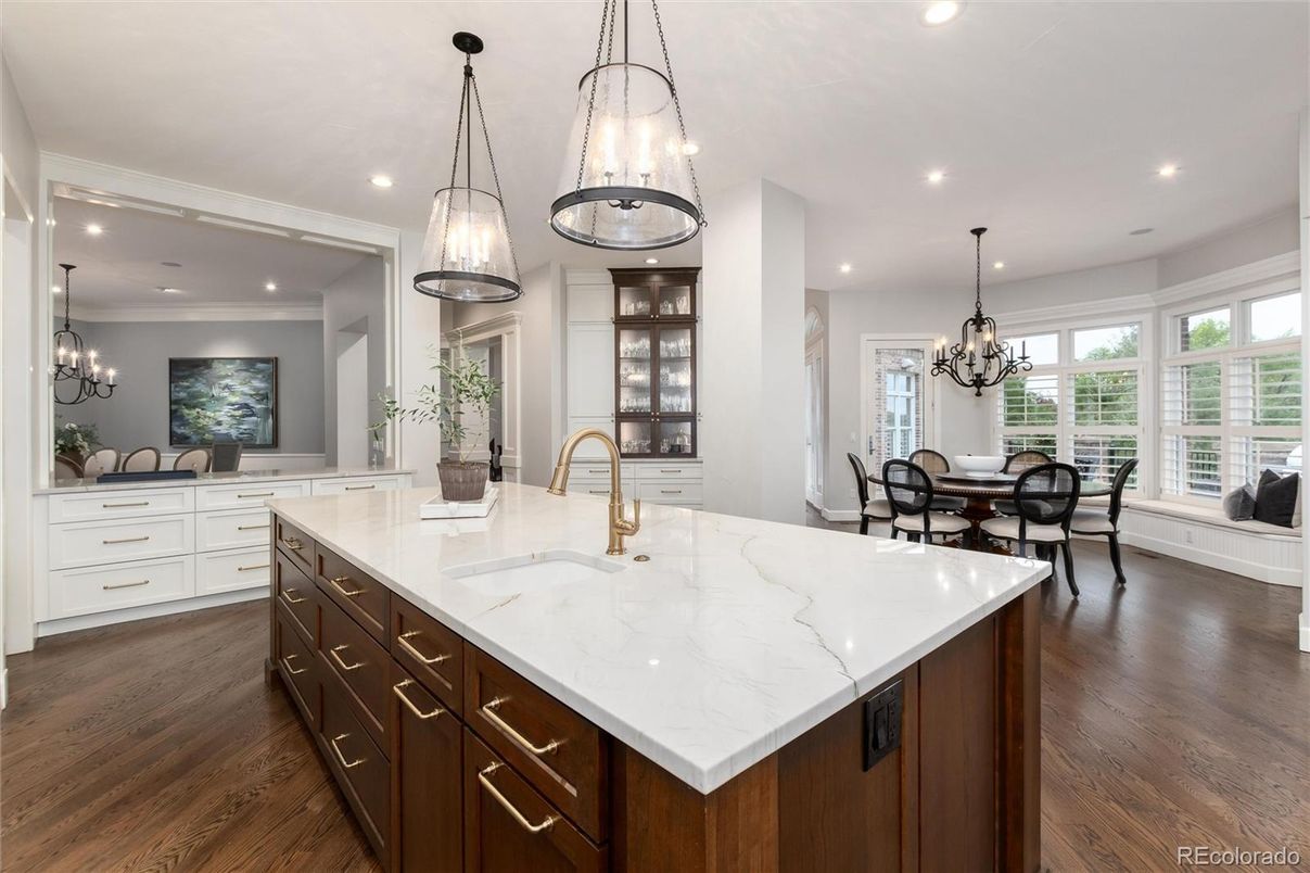 Chandelier, Dining room, Interior, Kitchen, Pendant Lights, Recessed Lighting, Wood Texture Flooring