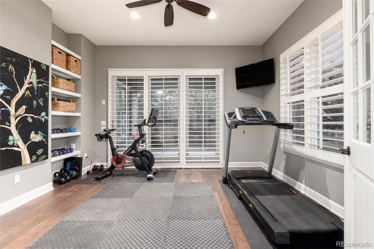 Fitness Equipment, Interior, Recessed Lighting, Wood Texture Flooring