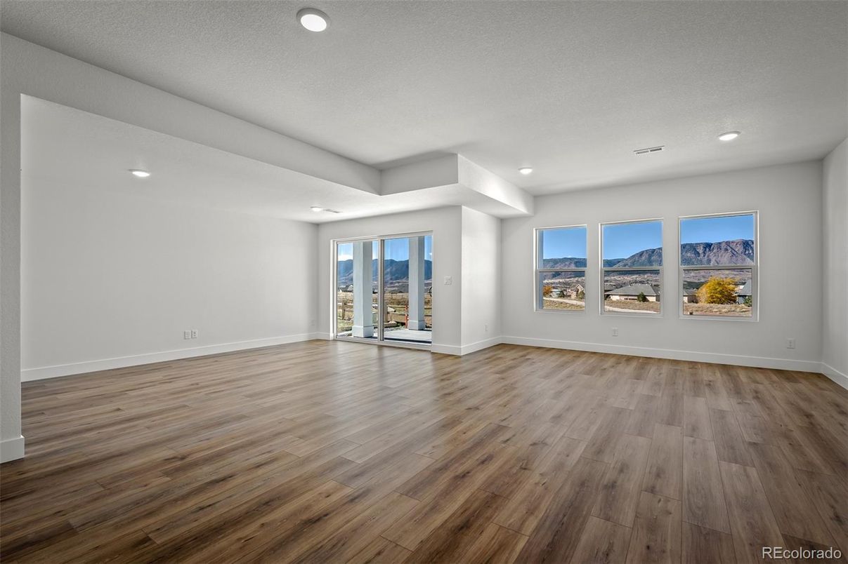 Empty room, Interior, Recessed Lighting, Wood Texture Flooring