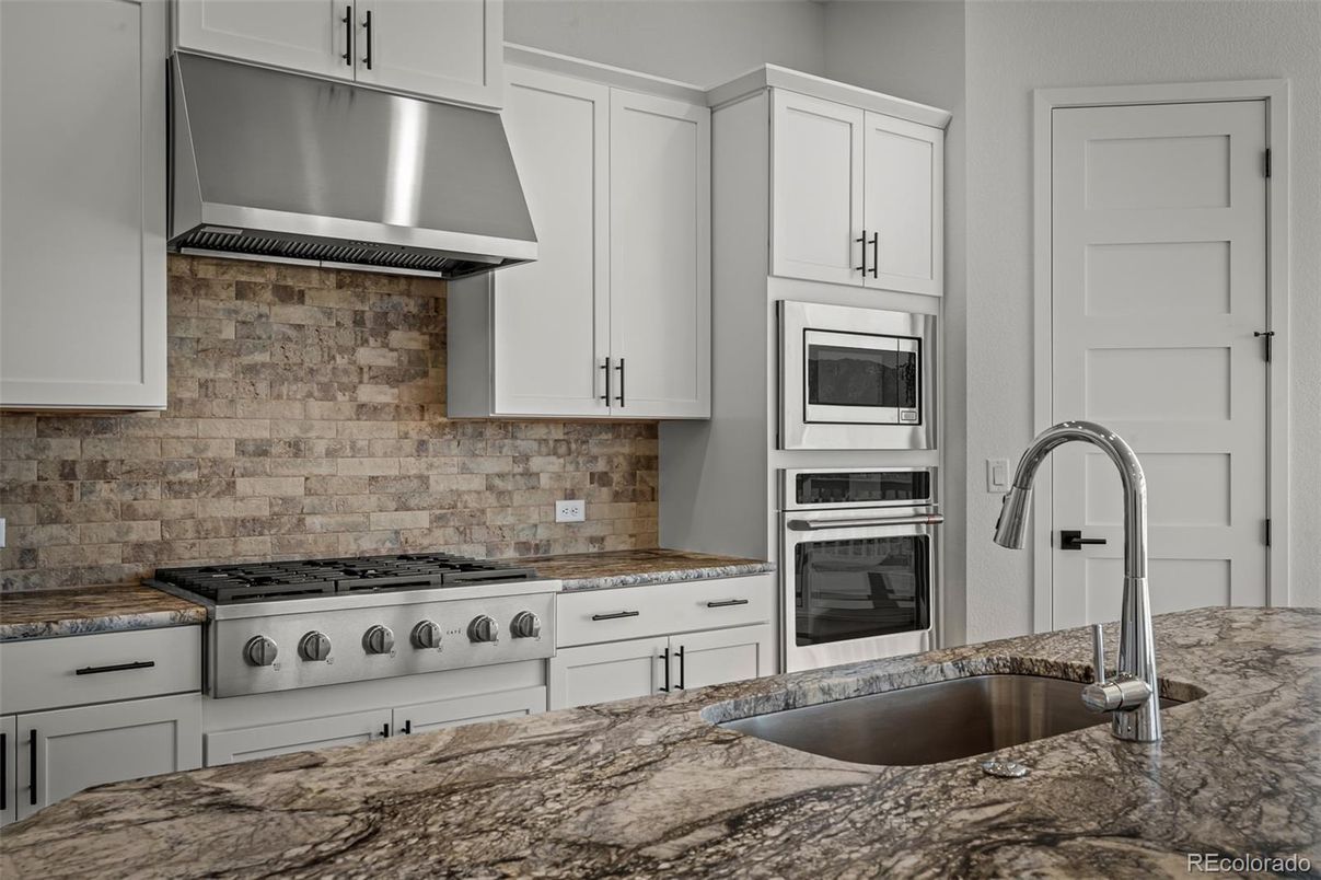 Interior, Kitchen, Stainless Steel Appliances