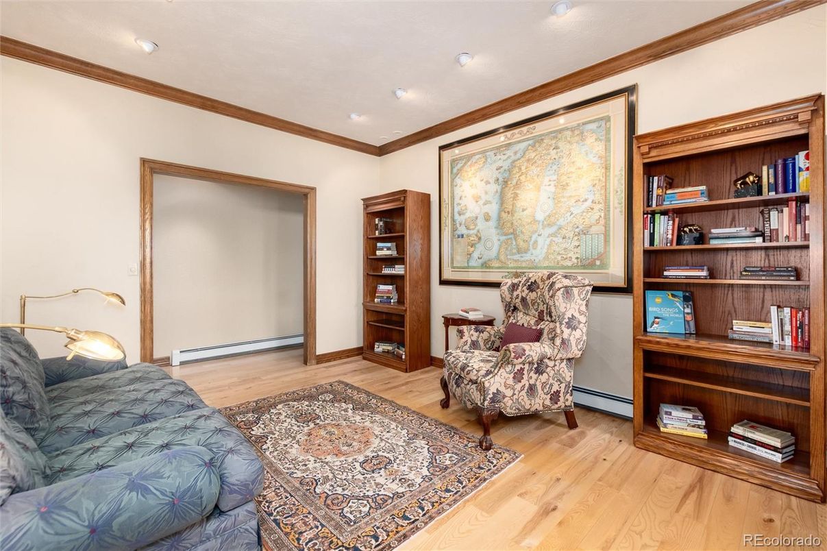 Interior, Recessed Lighting, Wood Texture Flooring