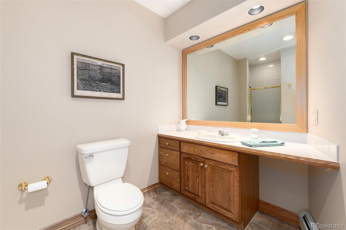 Bathroom, Interior, Recessed Lighting