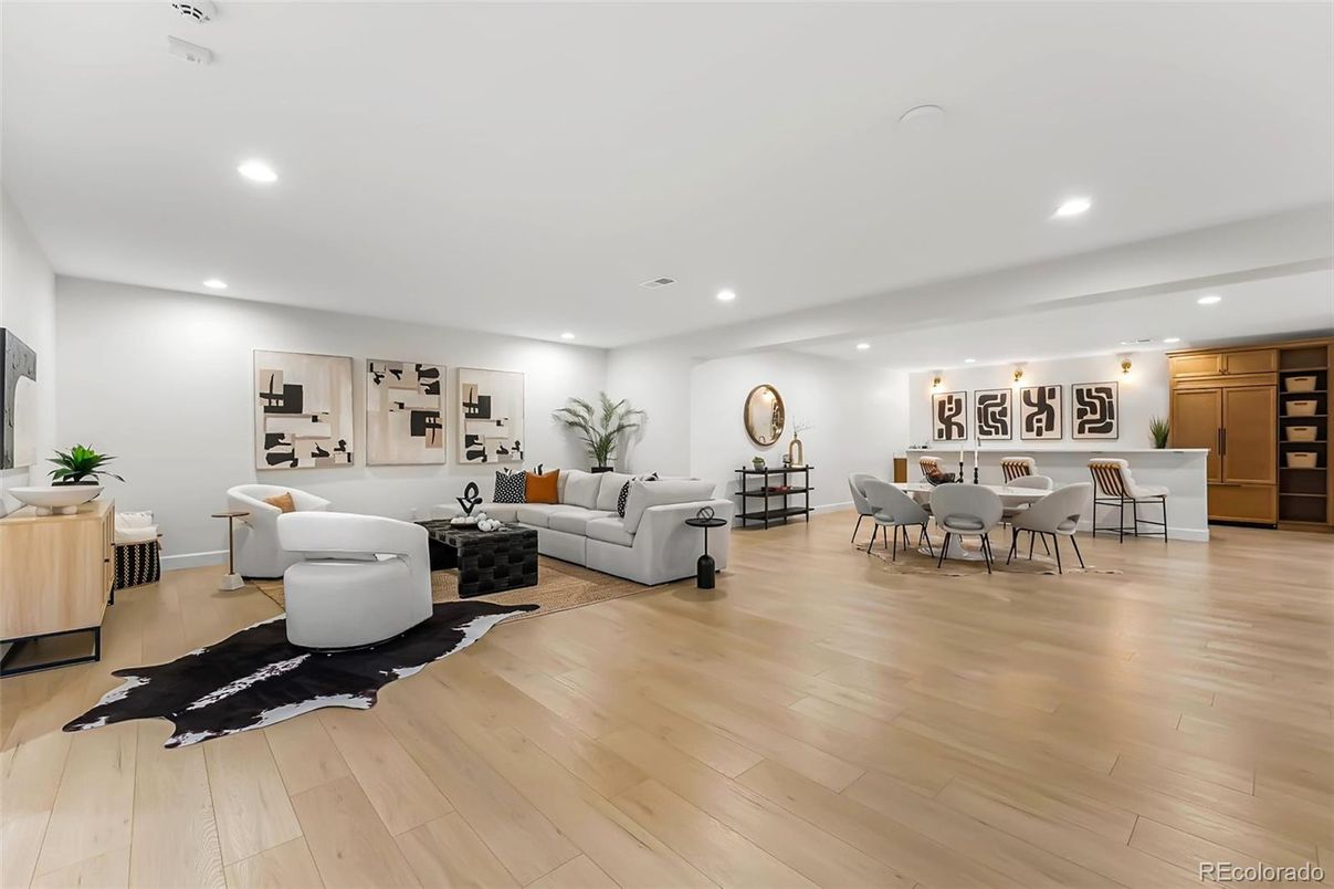 Dining room, Interior, Living room, Recessed Lighting, Wood Texture Flooring