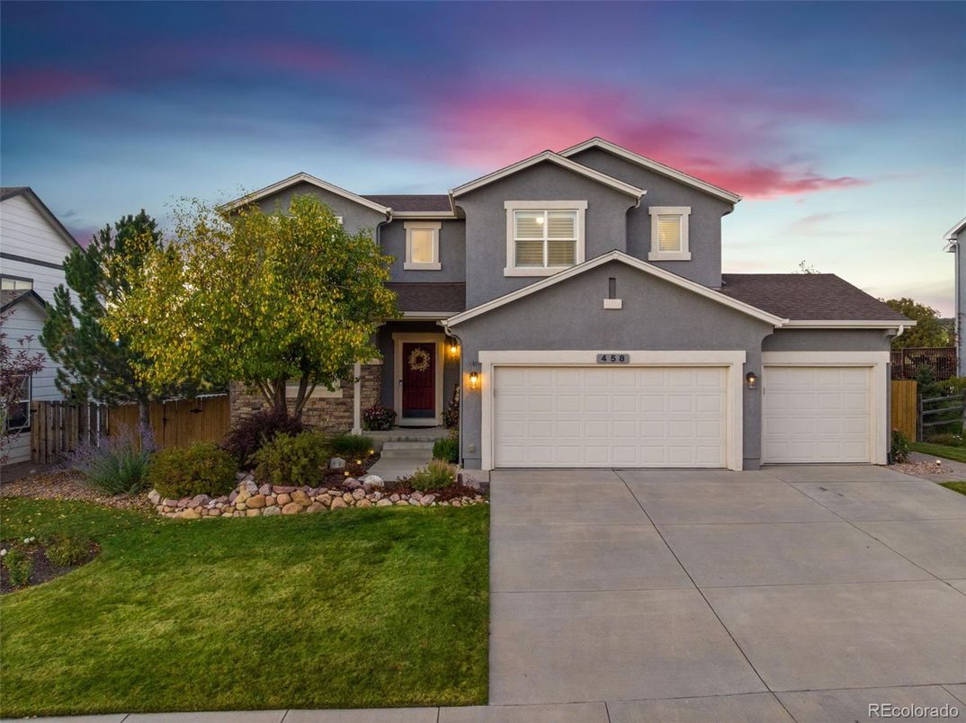 Attached, Exterior, Facade, American Craftsman