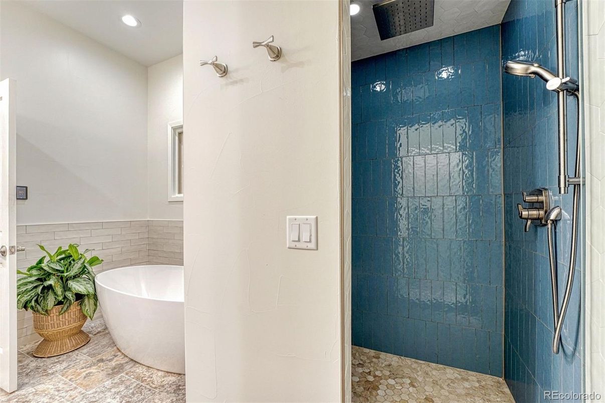 Bathroom, Free Standing Baths, Glass Shower, Interior, Recessed Lighting