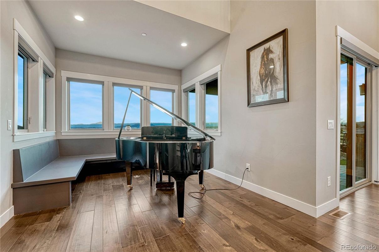 Interior, Piano, Recessed Lighting, Wood Texture Flooring