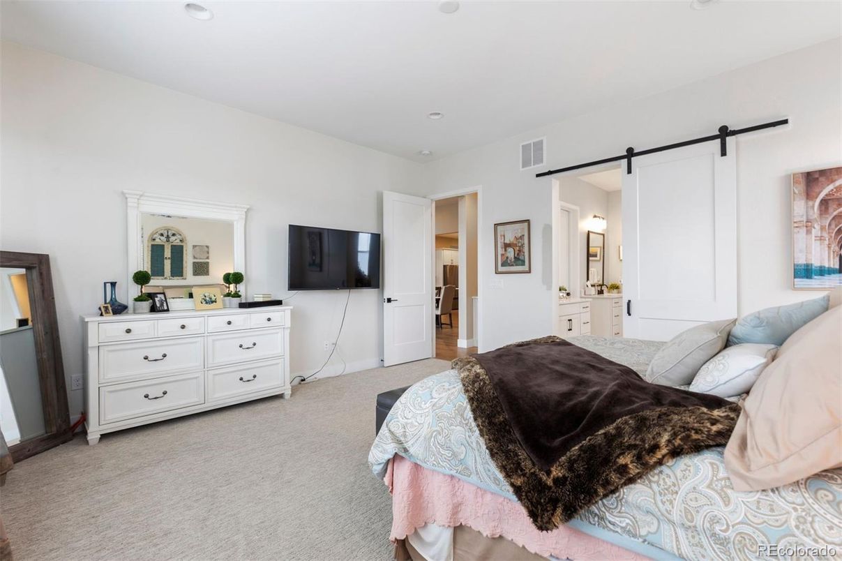 Bedroom, Interior, Recessed Lighting