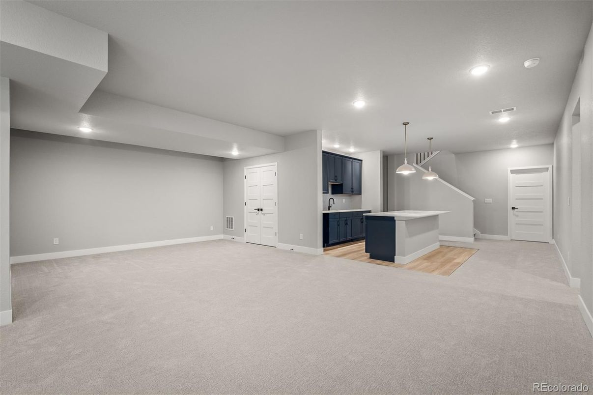 Empty room, Interior, Kitchen, Pendant Lights, Recessed Lighting