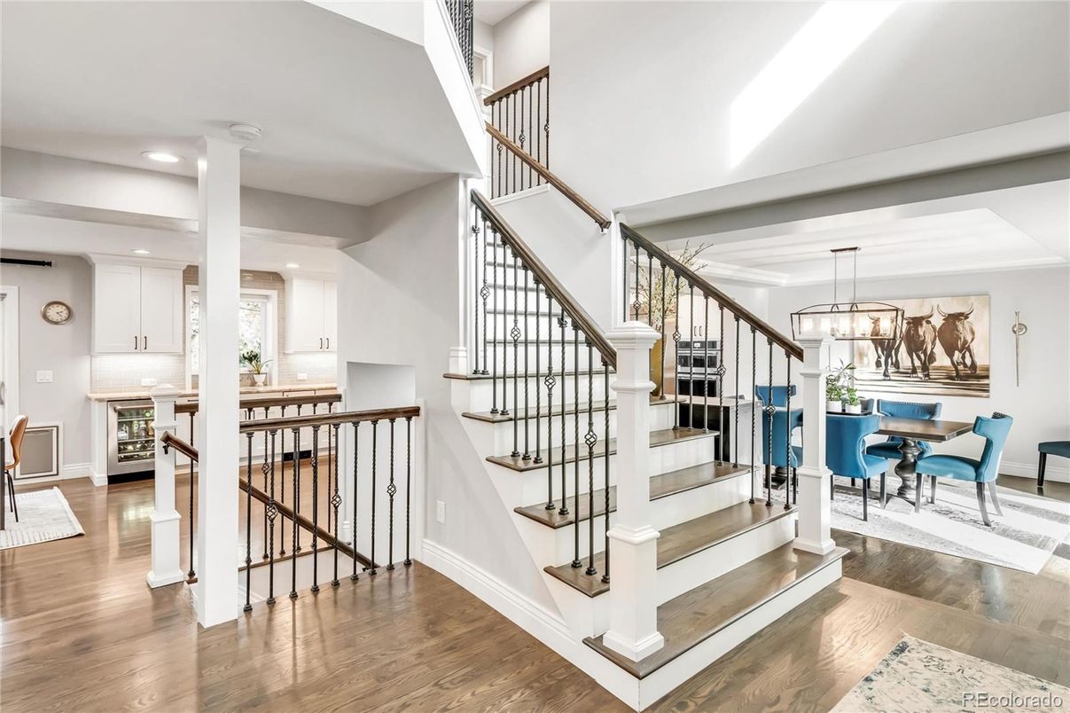 Chandelier, Dining room, Interior, Recessed Lighting, Wood Texture Flooring