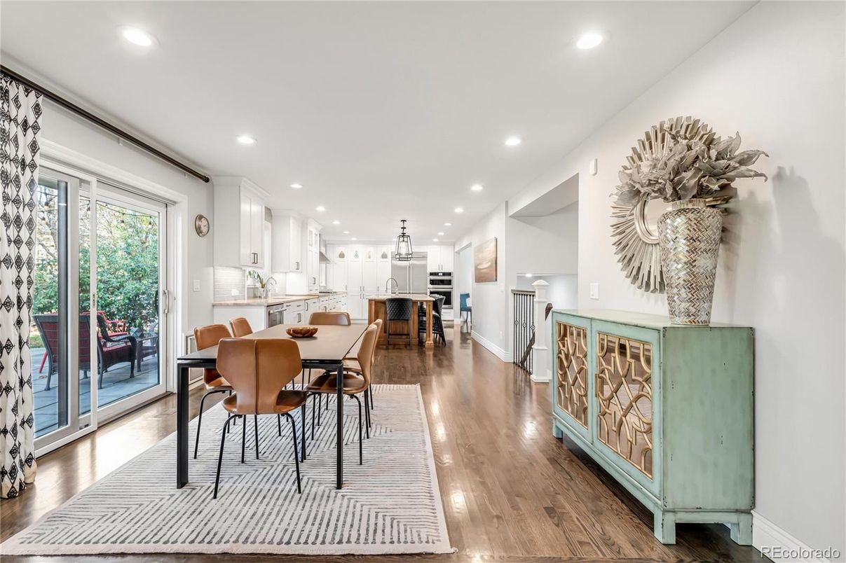 Dining room, Interior, Kitchen, Pendant Lights, Recessed Lighting, Wood Texture Flooring