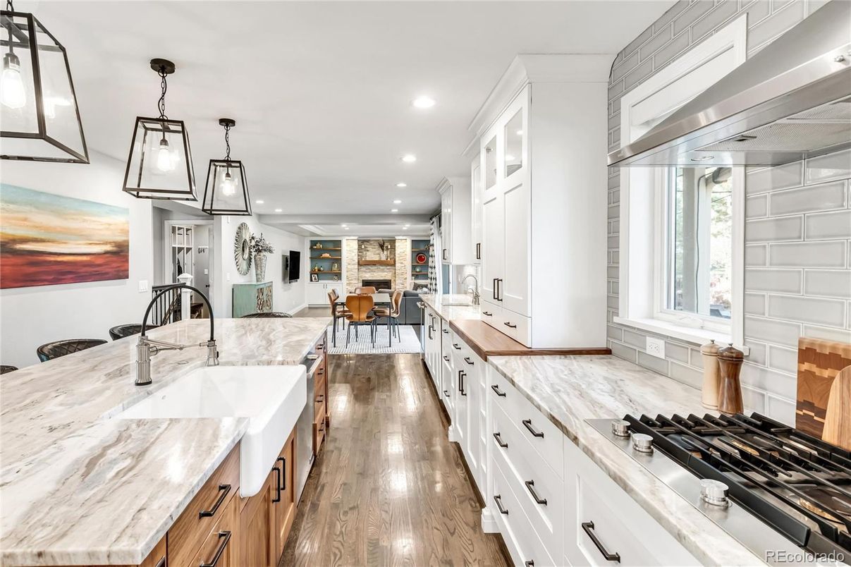 Dining room, Interior, Kitchen, Pendant Lights, Recessed Lighting, Wood Texture Flooring