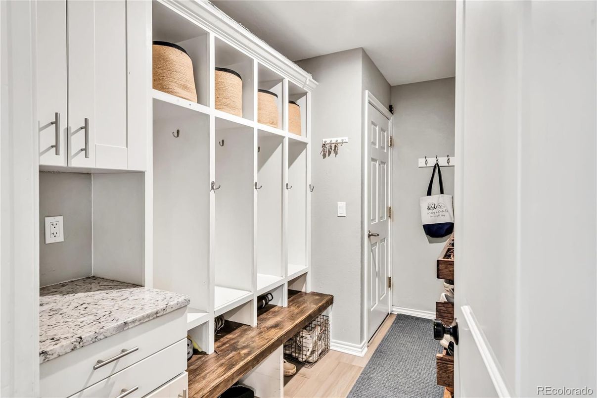 Interior, Walk-in Closets, Wood Texture Flooring