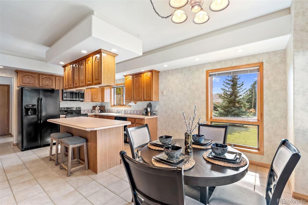 Dining room, Interior, Kitchen, Recessed Lighting