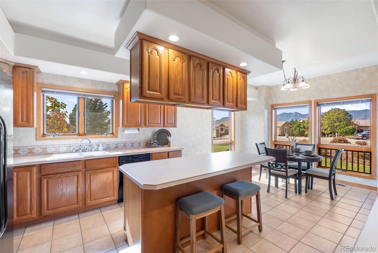 Dining room, Interior, Kitchen, Pendant Lights, Recessed Lighting