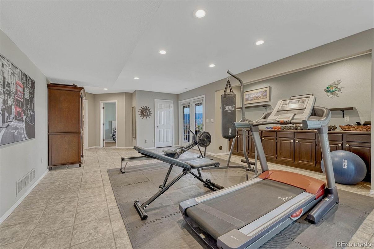 Fitness Equipment, Interior, Recessed Lighting