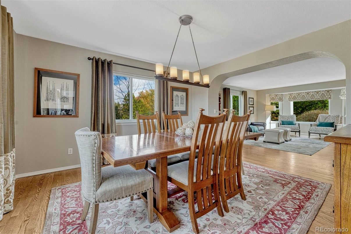 Chandelier, Dining room, Interior, Living room, Pendant Lights, Wood Texture Flooring