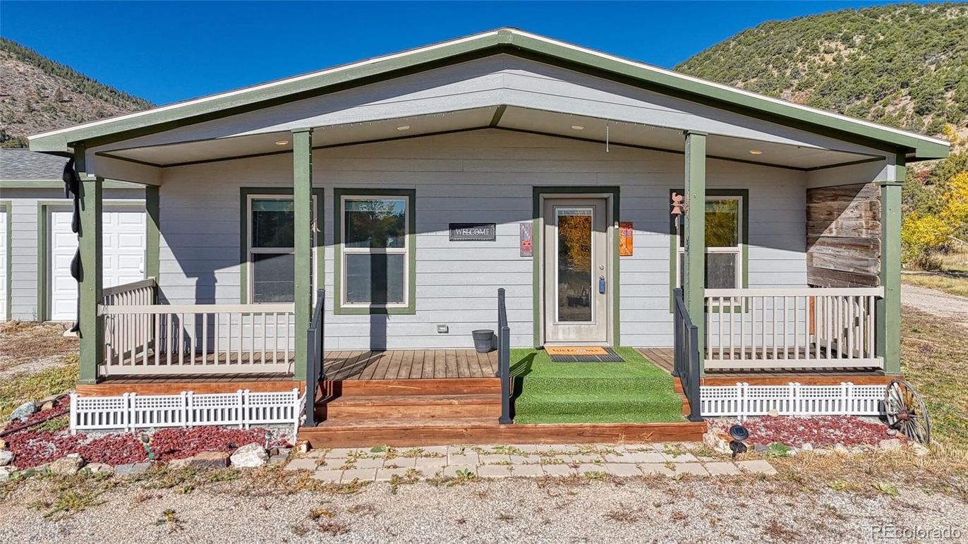 Exterior, Facade, None