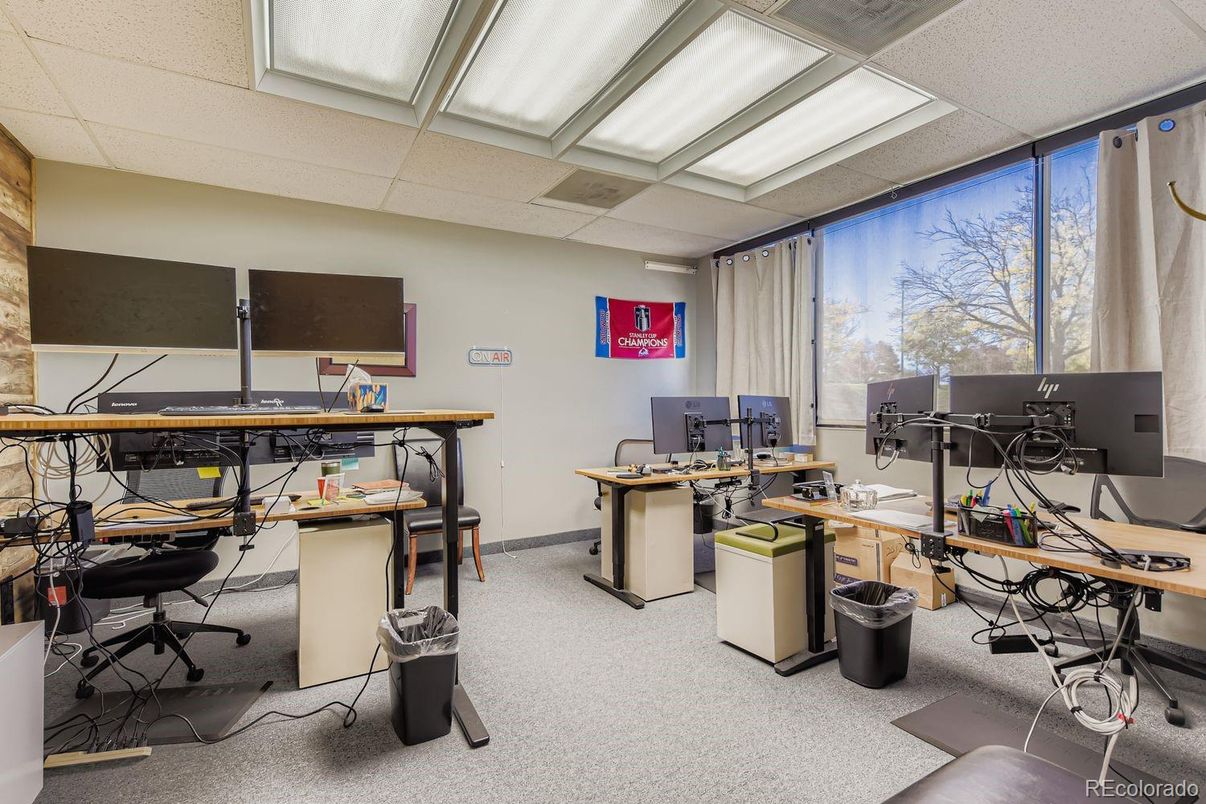 Home Office, Interior