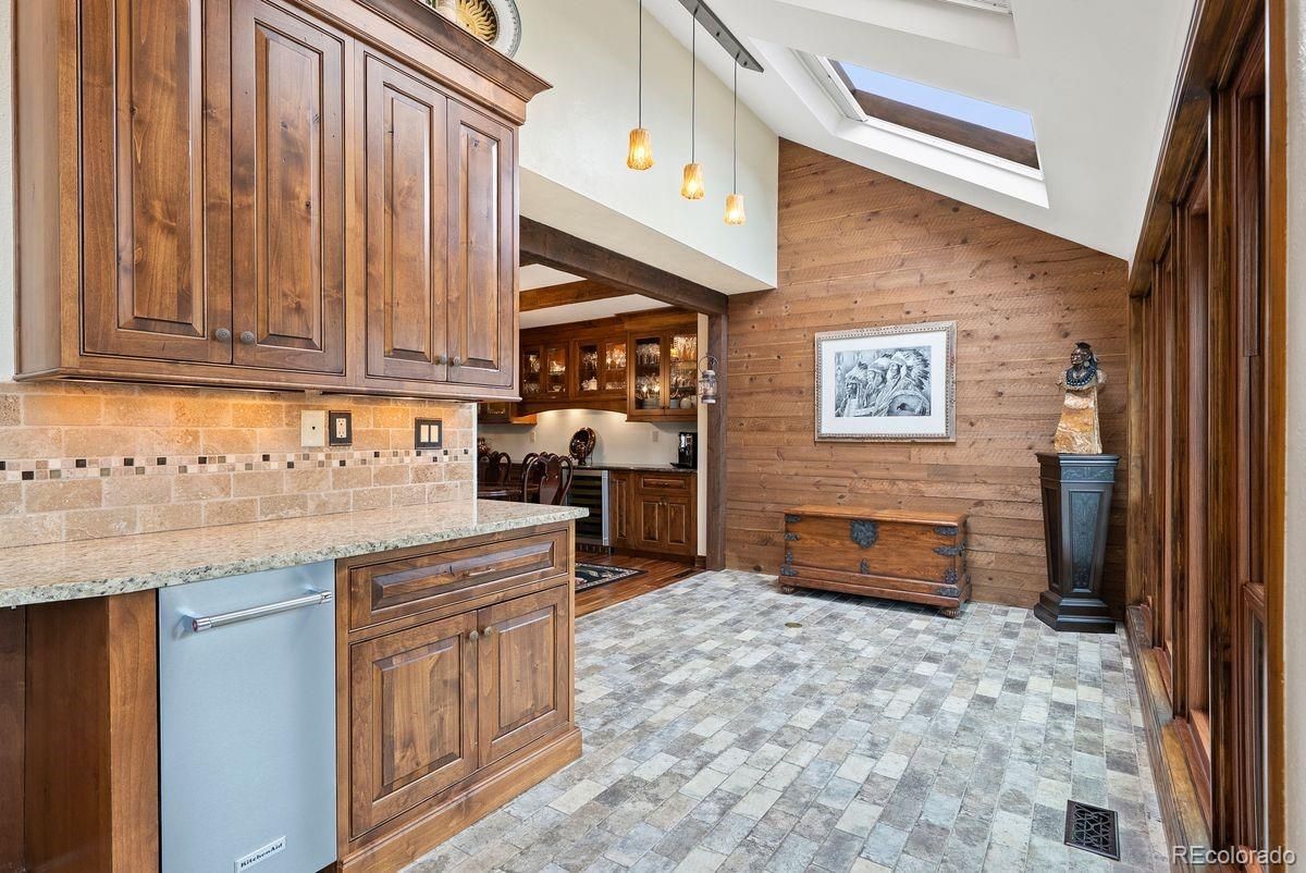 Interior, Kitchen, Pendant Lights, Wooden Walls